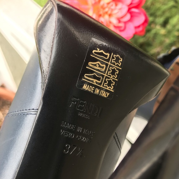 Rare 2016 Fendi Navy Leather Sculpted Heeled mules - Picture 8 of 8